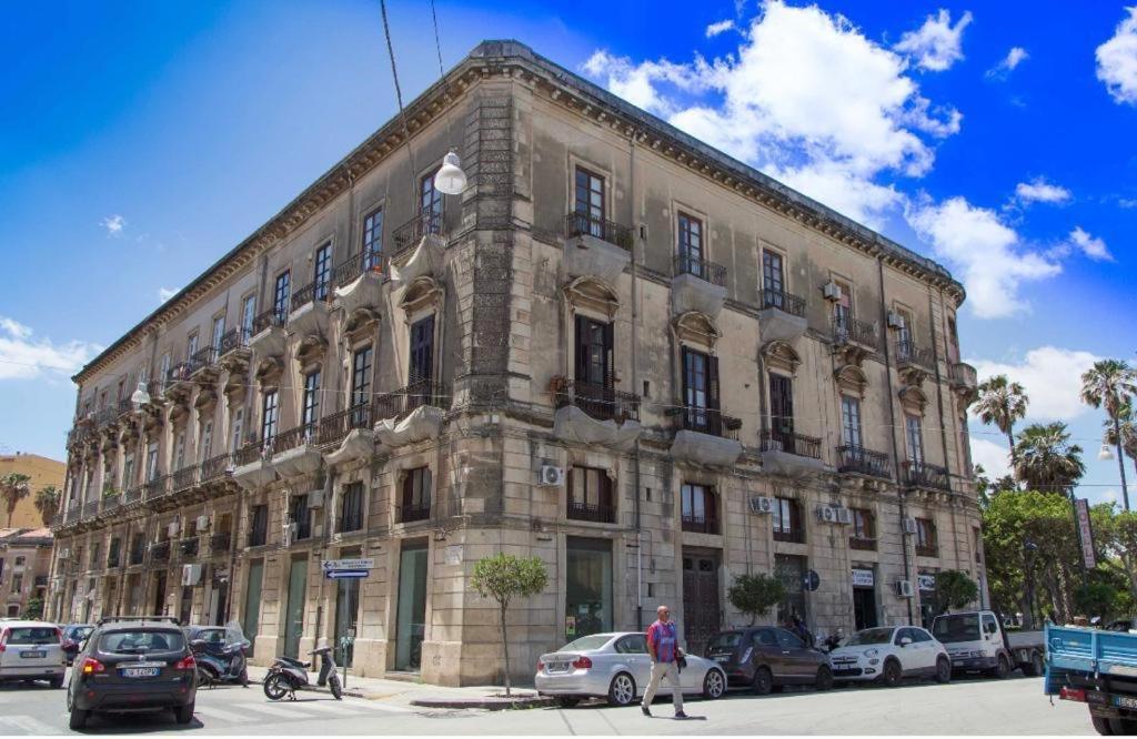 Casa Vacanze L'Altra Diaz Syracuse Exterior photo
